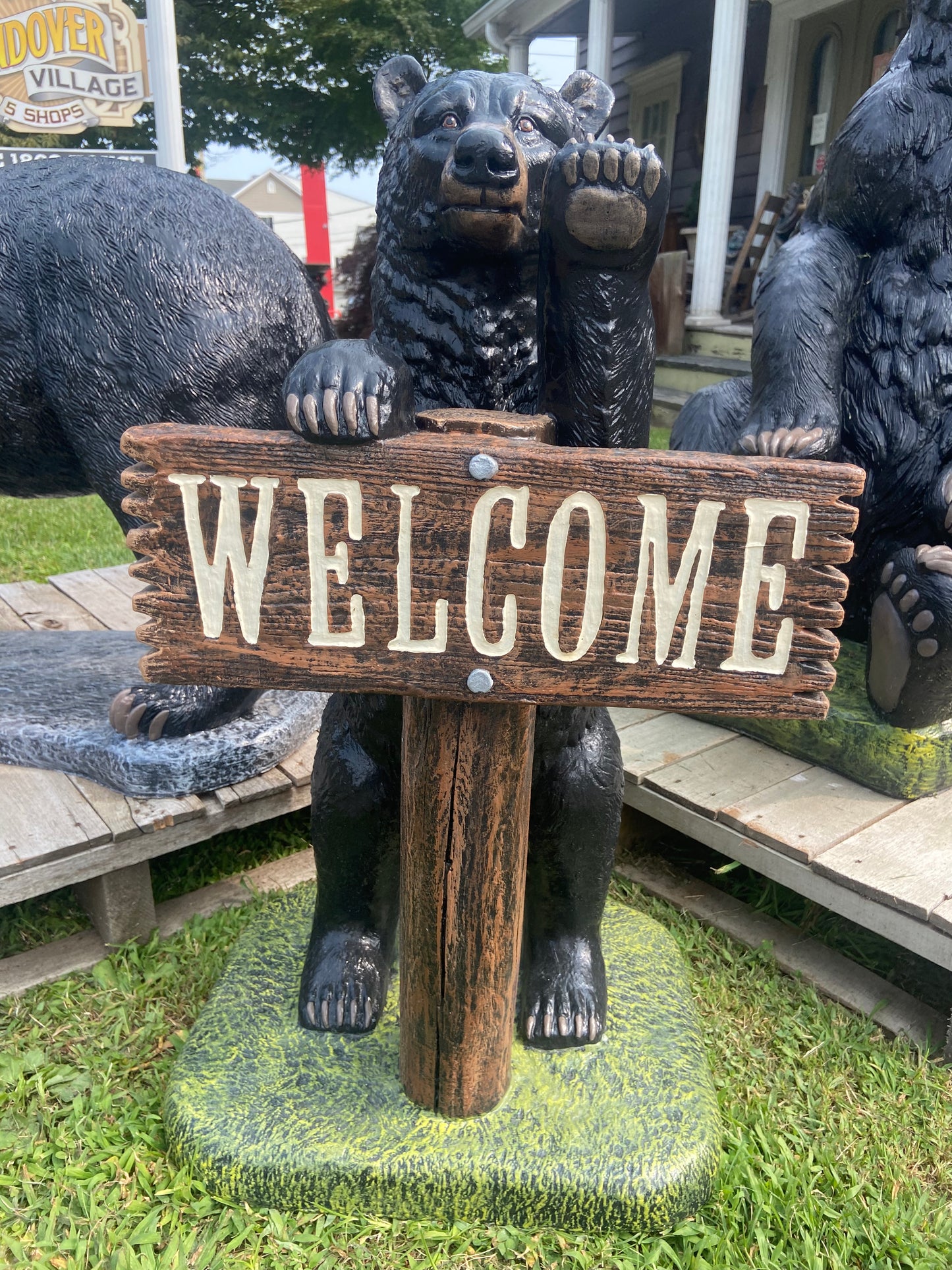Bear w/ Welcome Sign