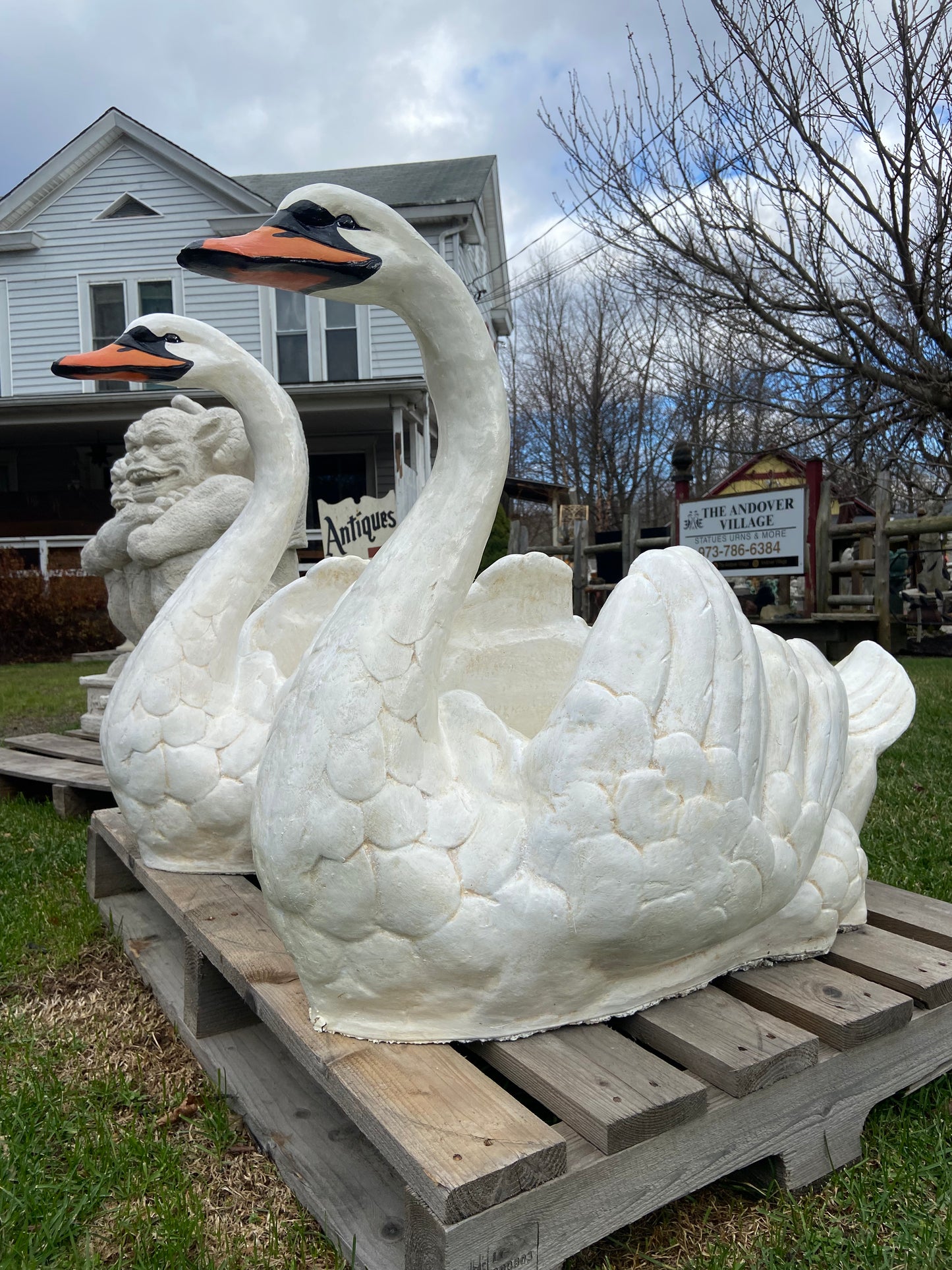 Large Swan Planter